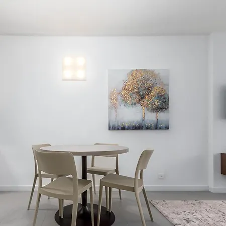 Pool Apartment Minusio